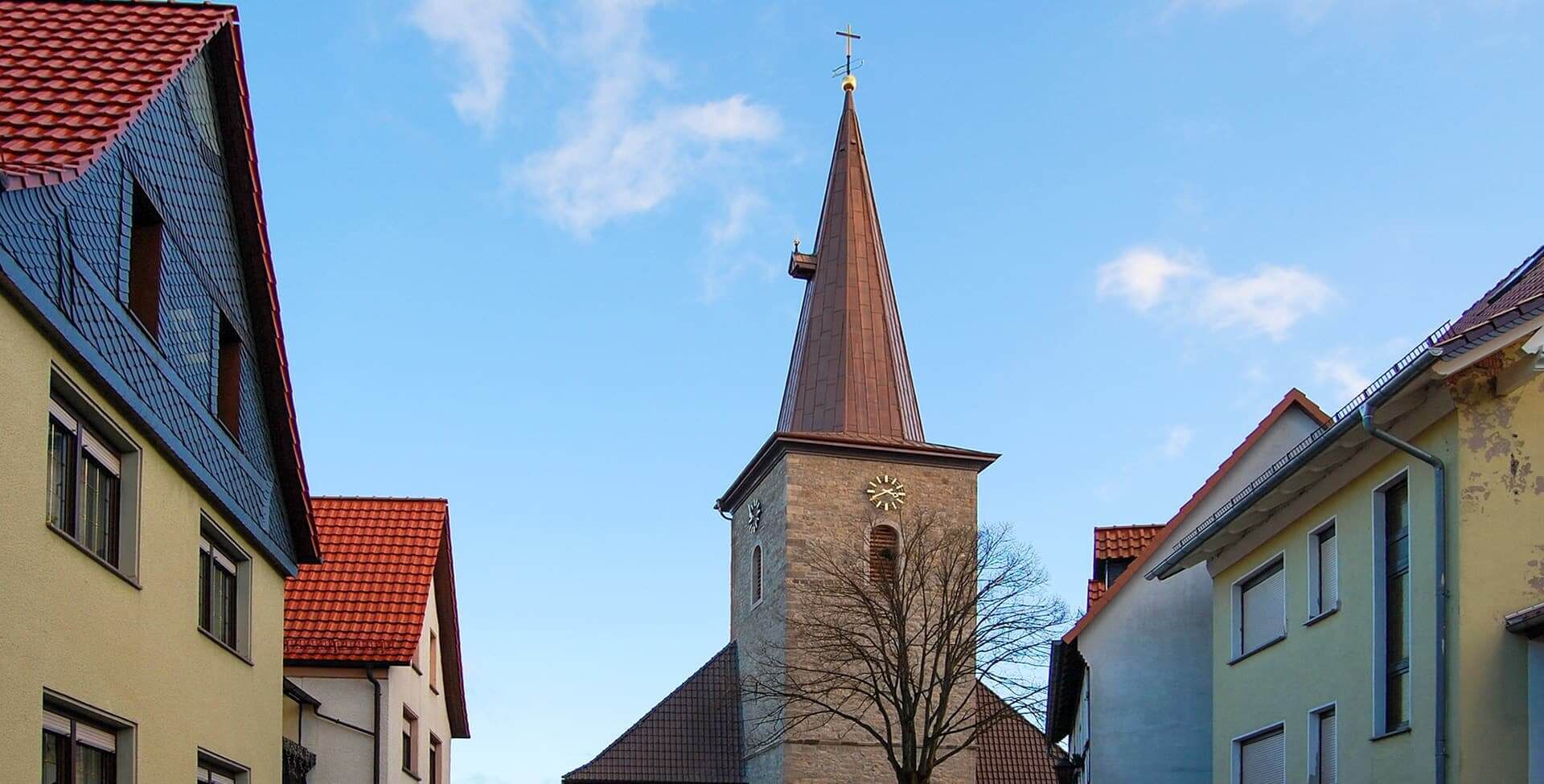 Blick auf Turmhelm des Kirchturmes Küllstedt