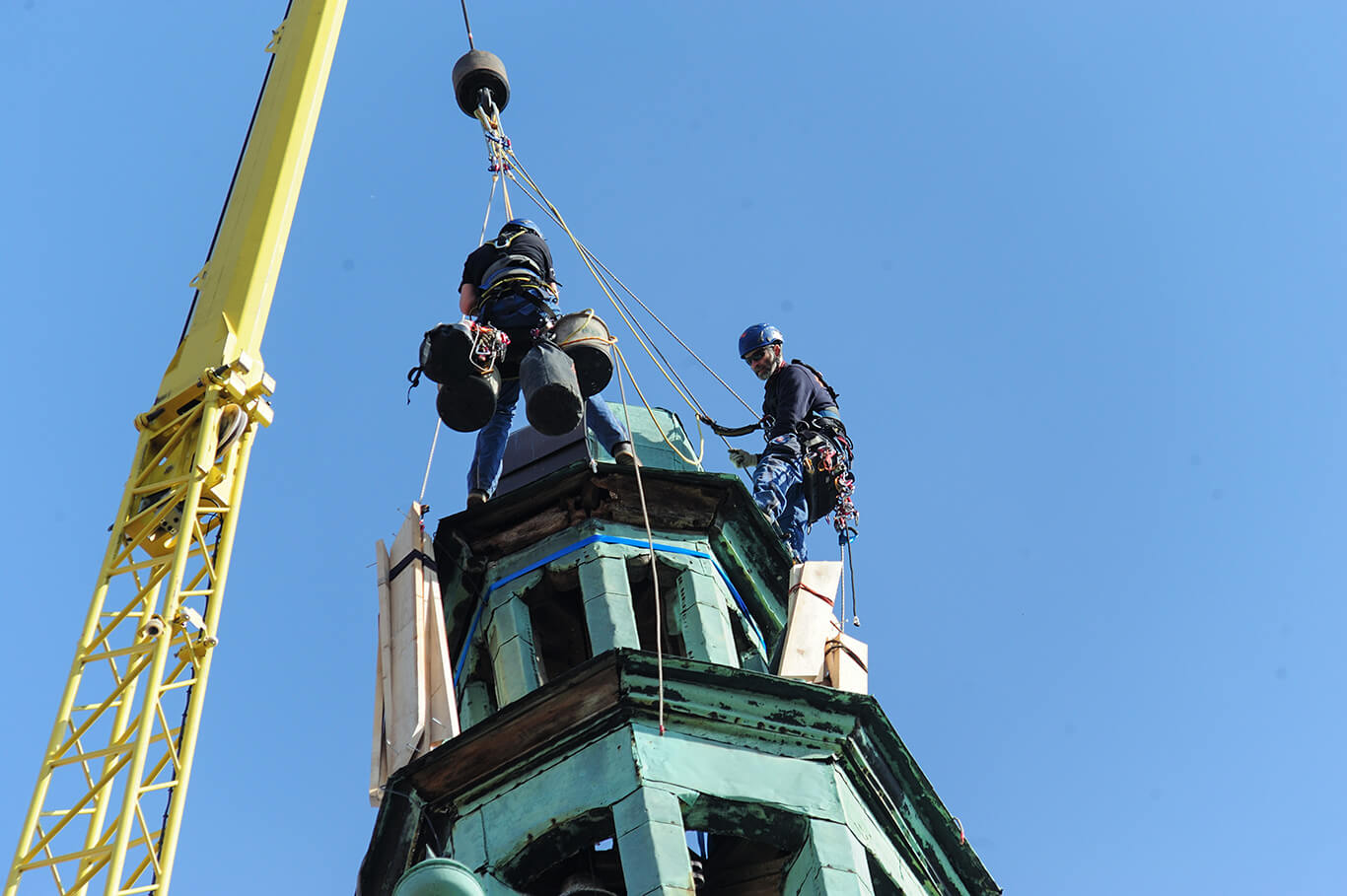 Detailaufnahme von Notsicherung Kirchturm der Marktkirche Bad Langensalza