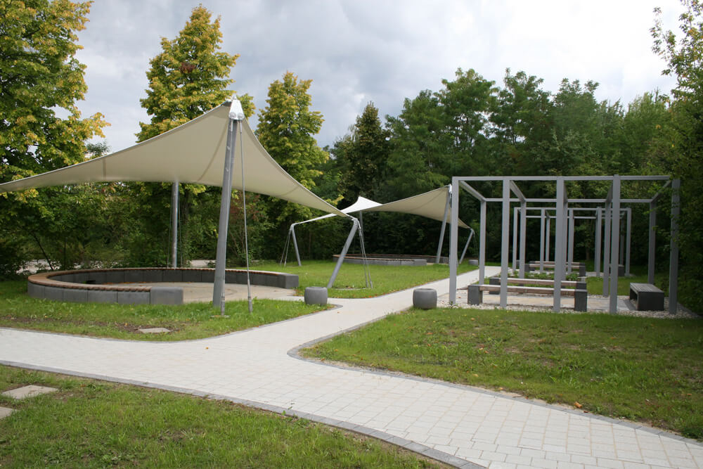 Blick in den modernisierten Außenbereich des IHK Bildungszentrums in Gera