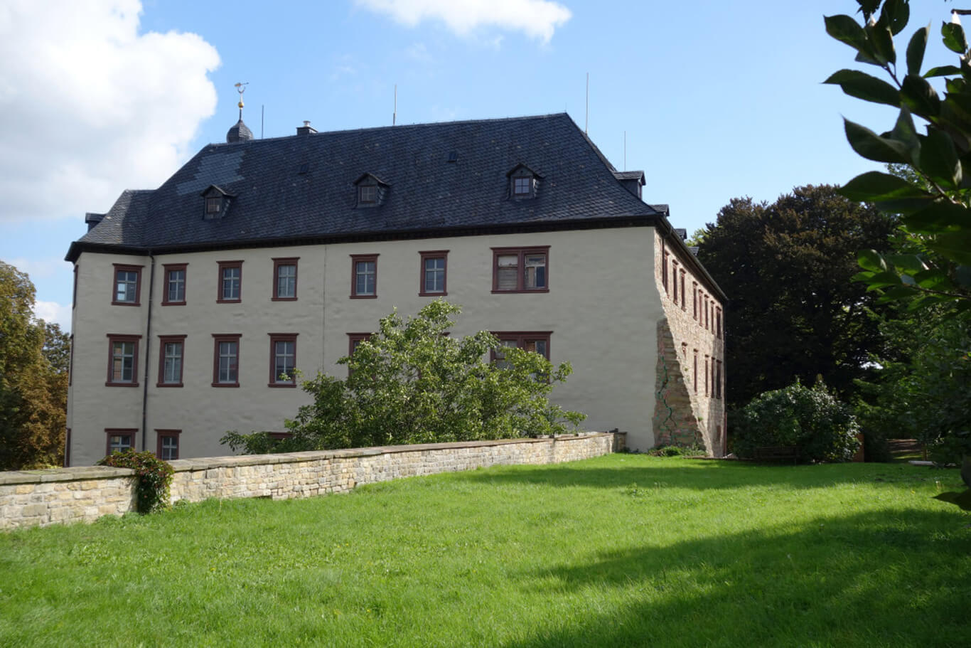 Blick auf saniertes Schloss Wiehe umgesetzt von BCH
